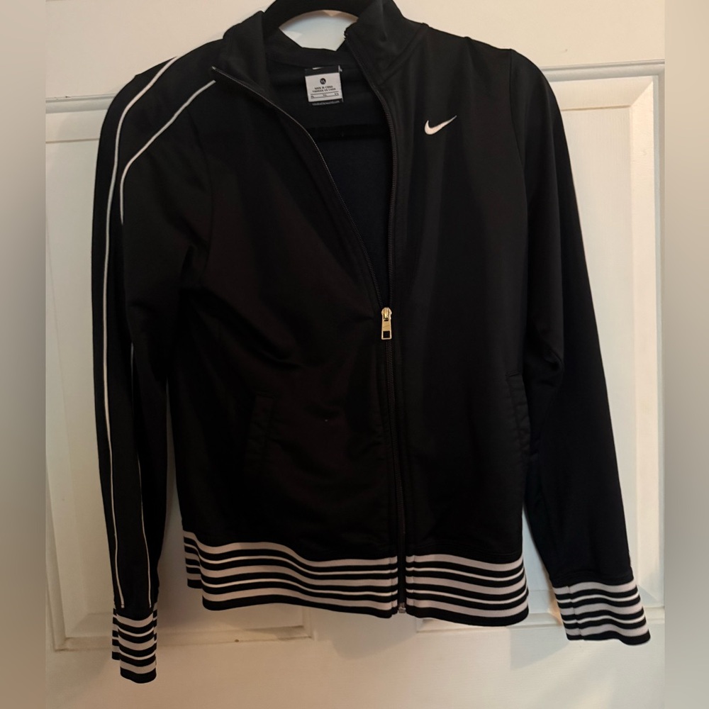 Nike girl’s Black trackJacket